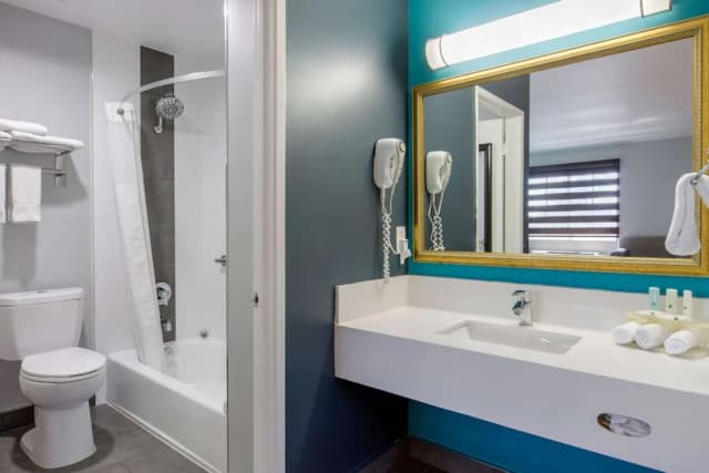 好萊塢星光大道凱藝飯店-標準客房, 1 張特大雙人床, 非吸煙房-5