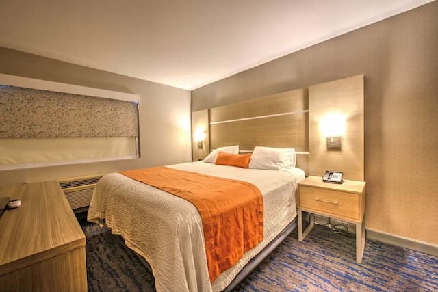 Best Western Plus Media Center Inn & Suites-套房, 多张床, 无烟房, 冰箱和微波炉 (with Sofabed)-1