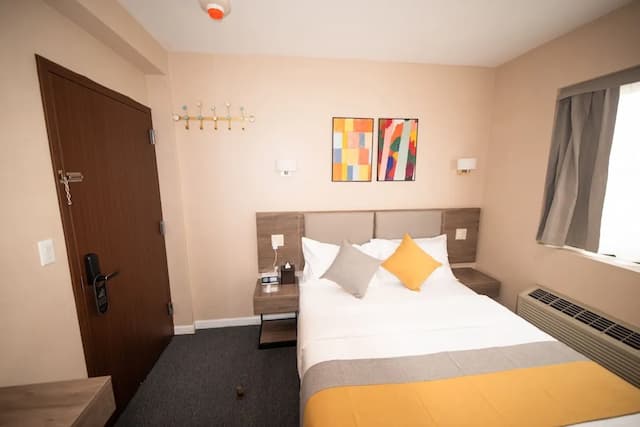 Flushing Garden Hotel-基本客房, 1 張加大雙人床-4