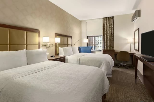 Hampton Inn Chicago Downtown/N Loop/Michigan Ave-Room, Accessible, Non Smoking (Roll-in Shower)-3
