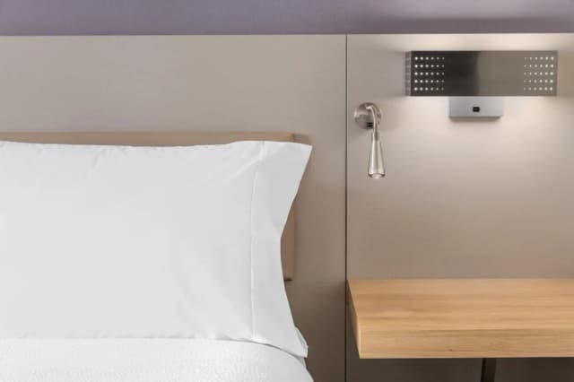 ヒルトン ガーデン イン クイーンズ /JFK エアポート-ルーム キングベッド 1 台 バリアフリー-4