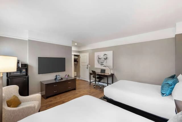 Best Western Plus Hawthorne Terrace Hotel-Standard Room, 2 Double Beds, Non Smoking, Microwave-3