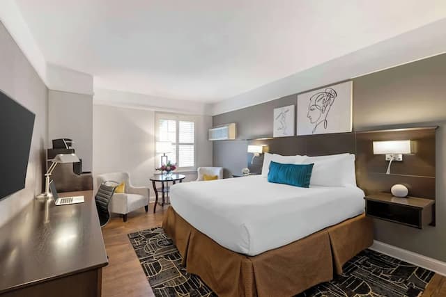 Best Western Plus Hawthorne Terrace Hotel-Standard Room, 1 King Bed, Non Smoking, Microwave-1