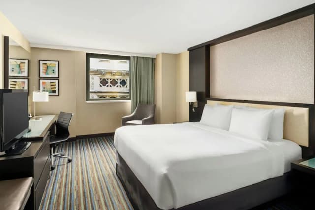 Courtyard by Marriott New York Manhattan/Times Square-Executive Room, 1 King Bed-5