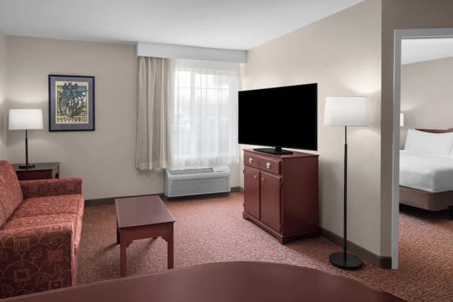 Bellevue Larkspur Landing Extended Stay Suites 飯店-行政套房, 無障礙淋浴設施 (Roll-In Shower)-5