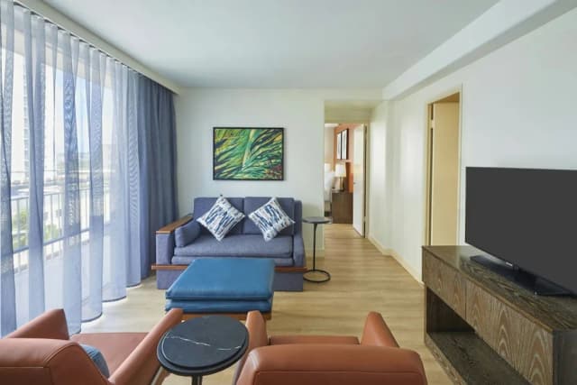 Courtyard by Marriott Waikiki Beach-Suite, 1 Bedroom, Balcony (Corner)-1