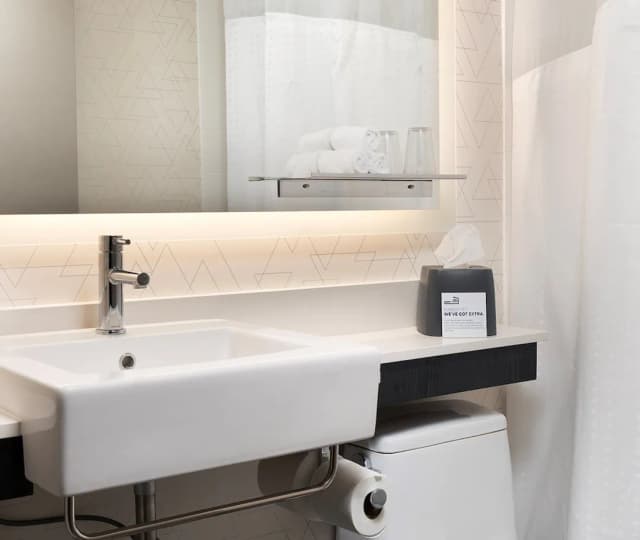 ホリデー イン エクスプレス NYC チェルシー – ノーマッド エリア by IHG-スタンダード ルーム キングベッド 1 台 ジェットバス (High Floor)-3