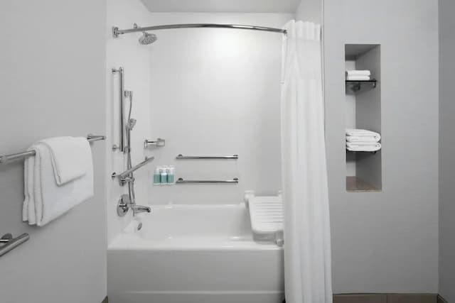 瓦倫西亞聖塔克拉里塔萬怡飯店-客房, 1 張特大雙人床和 1 張沙發床-5