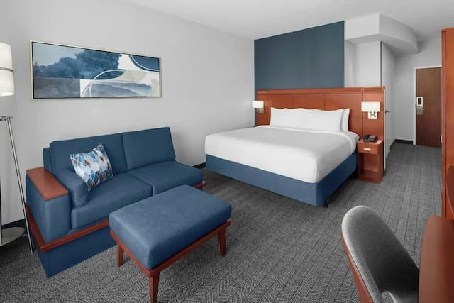 瓦倫西亞聖塔克拉里塔萬怡飯店-客房, 1 張特大雙人床和 1 張沙發床 (Mobility/Hearing Accessible, Tub)-3