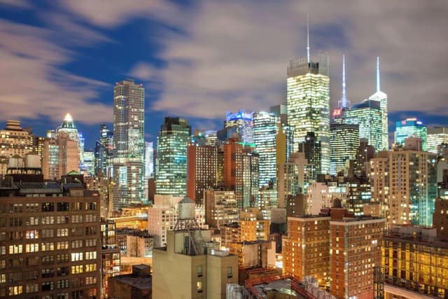 Four Points By Sheraton Manhattan Midtown West-Deluxe Room, 1 Queen Bed, Non Smoking-4