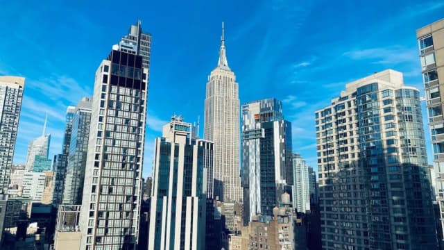 曼哈頓第六大道 - 切爾西假日飯店 - IHG 旗下飯店-標準客房, 1 張加大雙人床, 無障礙浴缸 (Communications, Accessible Tub)-7