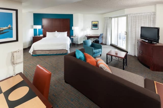 Residence Inn by Marriott Seattle Downtown/Lake Union-开间, 1 张特大床和 1 张沙发床, 阳台 (Mobility/Hearing Accessible, Tub)-1