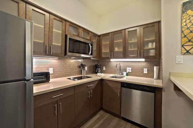 Staybridge Suites Houston - Humble Beltway 8 E by IHG-开间套房, 1 张特大床, 厨房-9