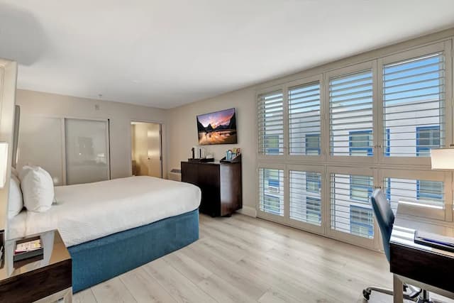 Ocean View Hotel-标准房, 1 张特大床, 庭院景观 (Standard with King Bed)-6