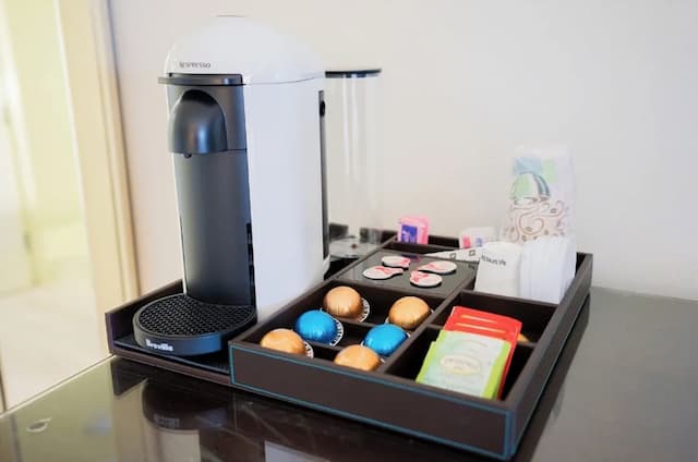 Ocean View Hotel-高级房, 1 张特大床, 阳台, 庭院景观 (Standard with King Bed, Private Balco)-3