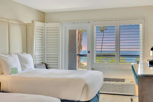 Ocean View Hotel-华丽客房, 2 张双人床, 阳台, 海洋景观 (Ocean View with Two Double Beds, Priv)-1