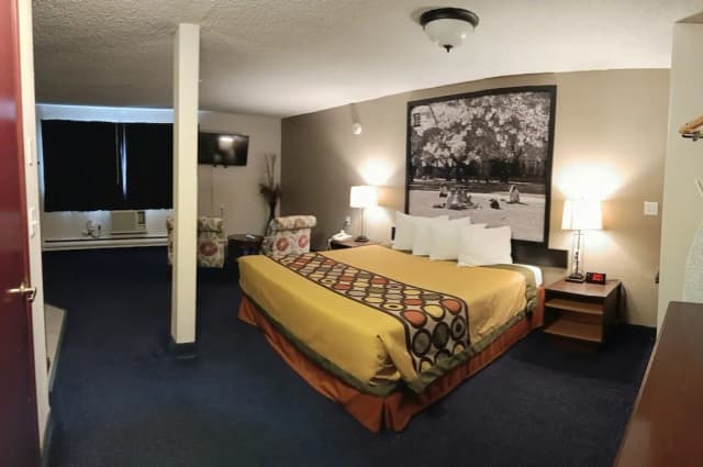 Sutton Suites Hotel-1 King Bed Room-3