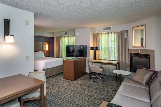 Residence Inn by Marriott Anchorage Midtown-Suite, 1 Bedroom (Mobility Accessible, Tub)-6