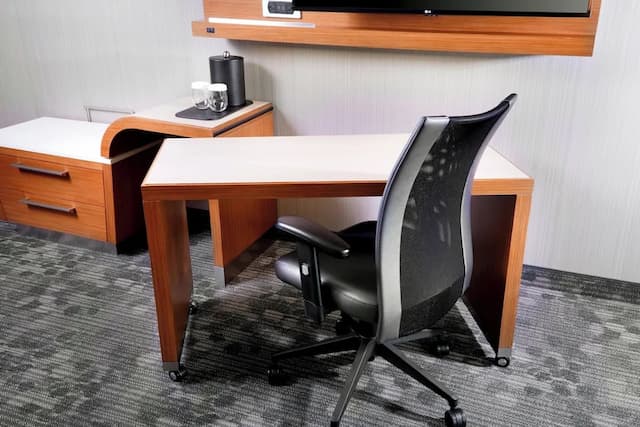 Courtyard by Marriott Houston Intercontinental Airport-客房, 2 张大床 (Mobility/Hearing Accessible, Tub)-3