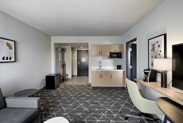 芝加哥 - 市中心假日套房飯店 - IHG 旗下飯店-套房, 1 張特大雙人床, 身障無障礙空間 (Accessible Tub)-2