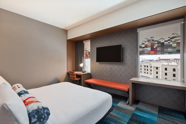 Aloft Seattle Sea-Tac Airport-客房, 1 张特大床 (Hearing Accessible)-1