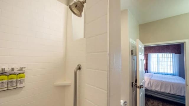 ステイブリッジ スイーツ ヒューストン ナサ / クリア レイク by IHG-スイート 1 ベッドルーム キッチン-9