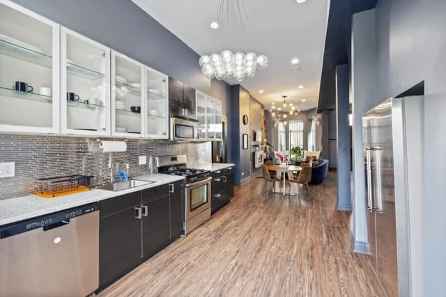 マコーミック プレイス ゲスト ハウス-ルーム ダブルベッド 1 台 共用バスルーム-11