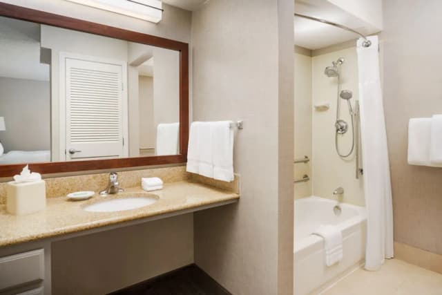 Residence Inn by Marriott Seattle Bellevue-Studio (Mobility/Hearing Accessible, Tub)-5