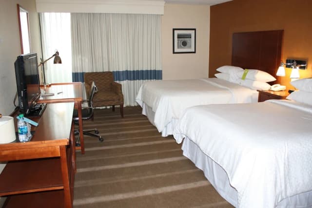 Four Points by Sheraton Chicago O'Hare Airport-Room, 2 Queen Beds-3