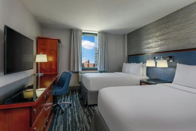 Fairfield by Marriott New York Manhattan Times Square-Deluxe Room, 2 Double Beds, City View-4