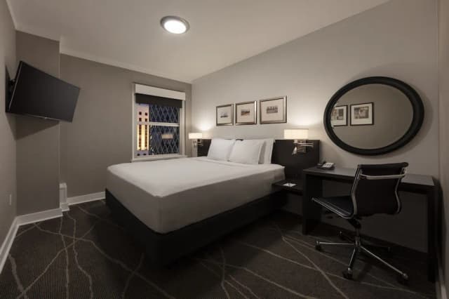 Executive Hotel Pacific-Superior Room, 1 King Bed-1