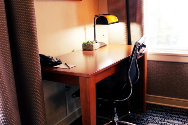 Executive Hotel Pacific-Executive Suite, 1 King Bed with Sofa bed-2