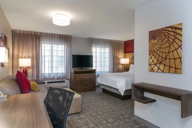 Staybridge Suites Anchorage by IHG-Studio Suite, 1 Queen Bed, Accessible (Communications)-3