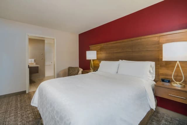 Staybridge Suites Anchorage by IHG-Suite, 2 Bedrooms, Roll-in Shower (Roll-In Shower)-4