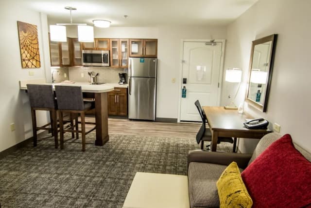 Staybridge Suites Anchorage by IHG-Suite, 2 Bedrooms, Roll-in Shower (Roll-In Shower)-2