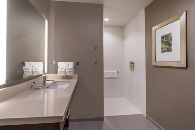 Staybridge Suites Anchorage by IHG-Suite, 2 Bedrooms, Roll-in Shower (Roll-In Shower)-14