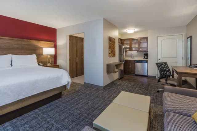 Staybridge Suites Anchorage by IHG-Suite, 2 Bedrooms, Roll-in Shower (Roll-In Shower)-10