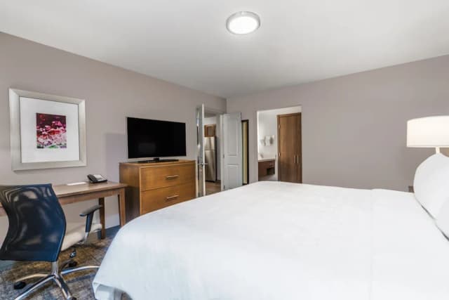 Staybridge Suites Anchorage by IHG-Suite, 1 Bedroom, Accessible (Communications)-7