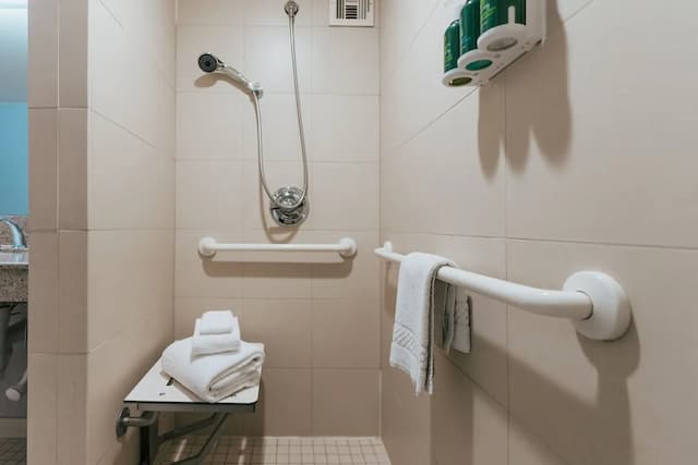 洛杉磯 LAX/世紀大道萬怡飯店-客房, 1 張特大雙人床和 1 張沙發床-7