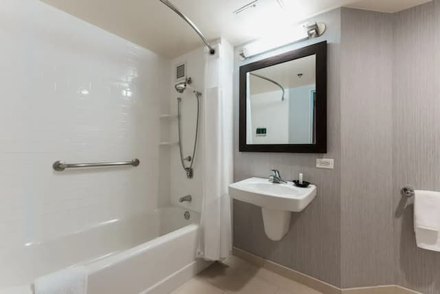 洛杉磯 LAX/世紀大道萬怡飯店-客房, 1 張特大雙人床和 1 張沙發床-10