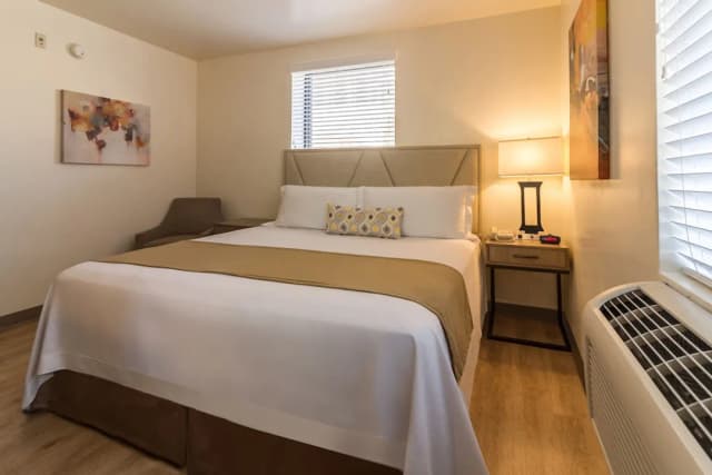 Kawada Hotel-Deluxe Room, 1 Queen Bed, Refrigerator & Microwave-6