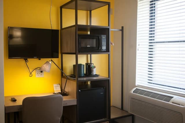 Kawada Hotel-Twin Room, 2 Twin Beds, Refrigerator & Microwave-3