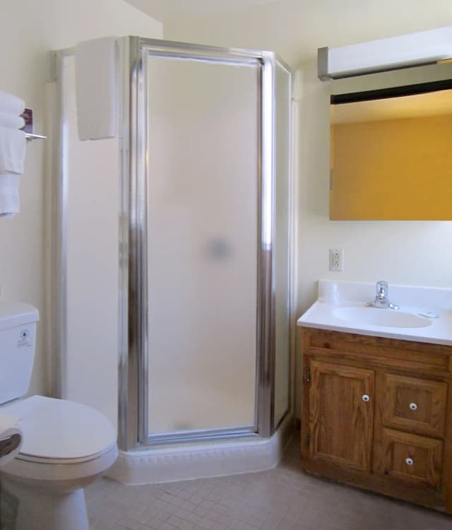 Kawada Hotel-Twin Room, 2 Twin Beds, Refrigerator & Microwave-4