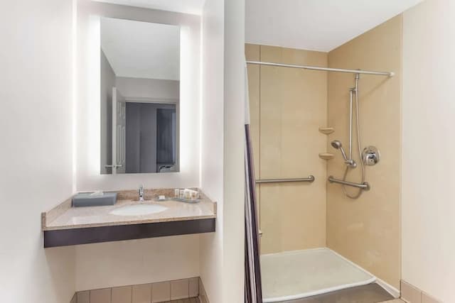 ラ キンタ イン & スイーツ バイ ウィンダム シカゴ ダウンタウン-デラックス スイート キングベッド 1 台 バリアフリー 禁煙 (Roll in Shower, Hearing)-2