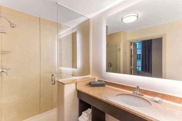 ラ キンタ イン & スイーツ バイ ウィンダム シカゴ ダウンタウン-ルーム キングベッド 1 台 禁煙-9