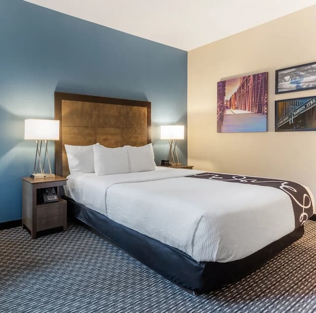 ラ キンタ イン & スイーツ バイ ウィンダム シカゴ ダウンタウン-ルーム キングベッド 1 台 禁煙-8