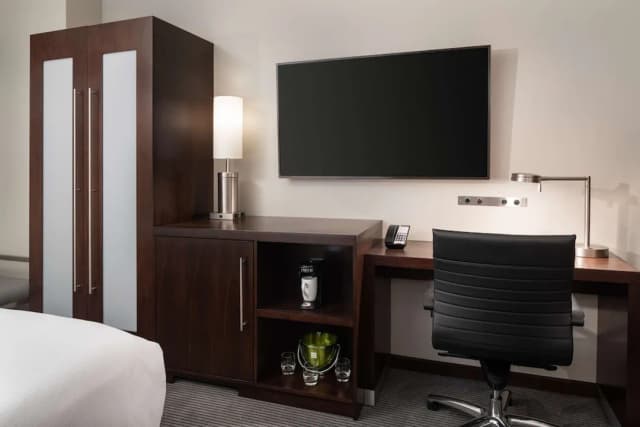 Hyatt Place San Francisco Downtown-Room, 1 King Bed, Accessible, Bathtub-2