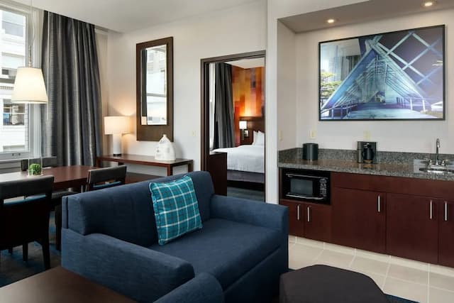 Courtyard Seattle Downtown Pioneer Square-套房, 1 间卧室 (Hearing Accessible)-1