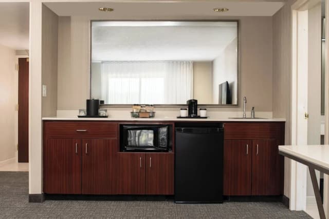 Courtyard by Marriott Seattle Sea-Tac Area-Suite, 1 Bedroom-5