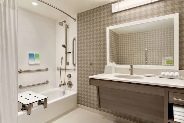 ホーム2 スイーツ バイ ヒルトン シカゴ リバー ノース-スタジオスイート キングベッド 1 台 バリアフリー 浴槽-7